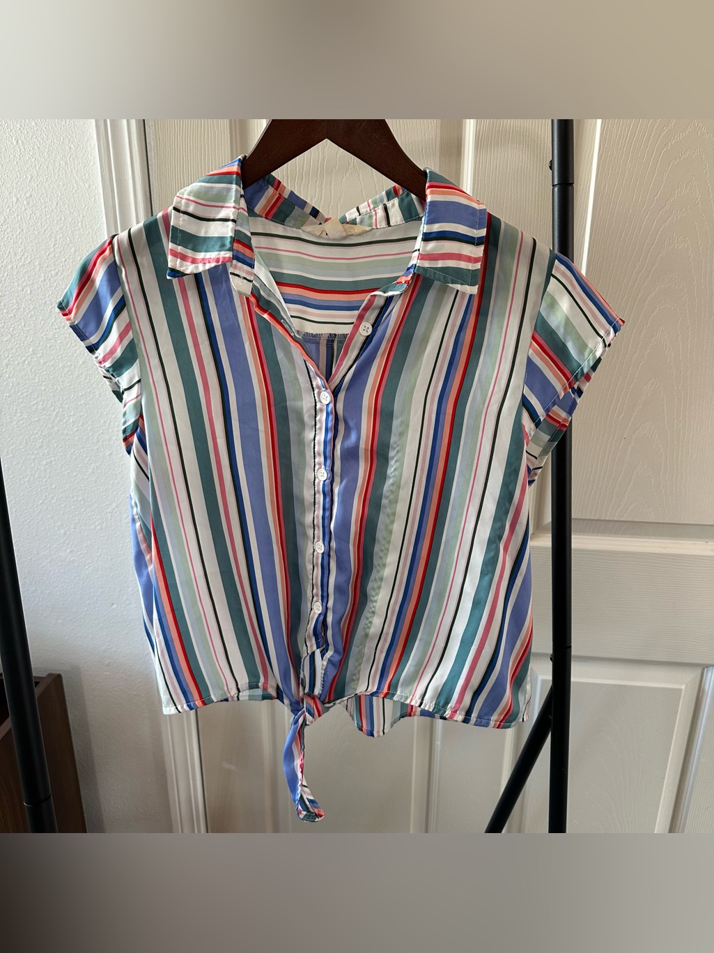 Jack By Bb Dakota Multicolor Striped Tie-Front Button Down Top
